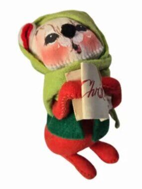 Vintage Annalee Mobilitee doll felt carol-singing mouse green scarf